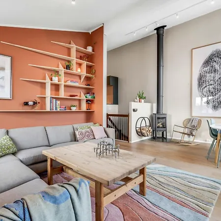 Spacious - Free Parking Apartment *